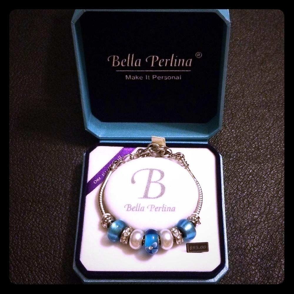 📿🎁Bella Perlina aqua floral charm bracelet🎁📿